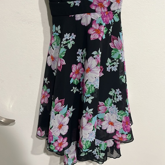 Dress - Picture 3 of 7